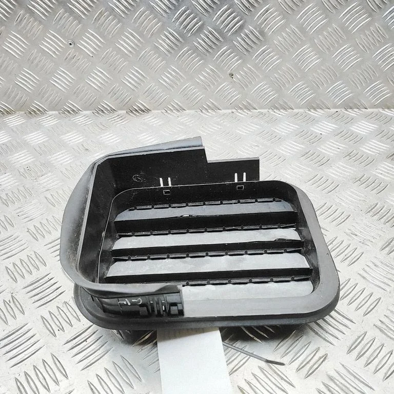 Ventilatsioonirest A2978309901