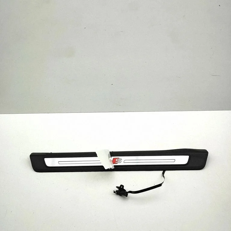 Front sill trim cover 80A947417C