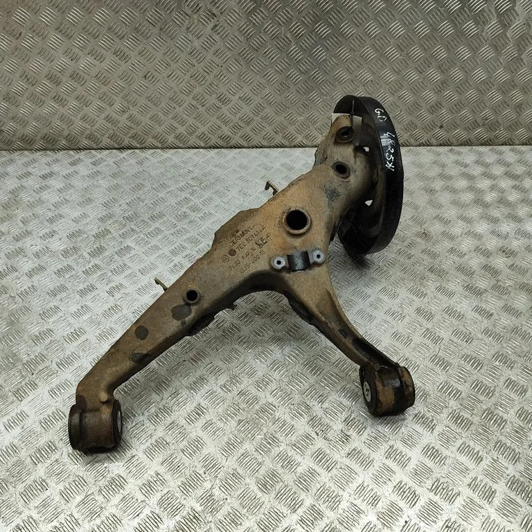 Aizmugurējā rumba 7E0501414A