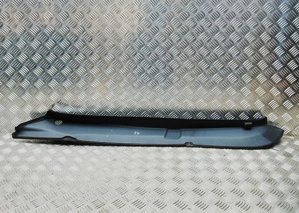 (C) pillar trim A2976906702