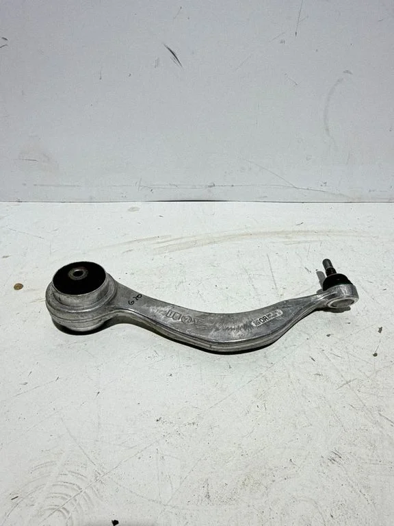 Front control arm 6894668