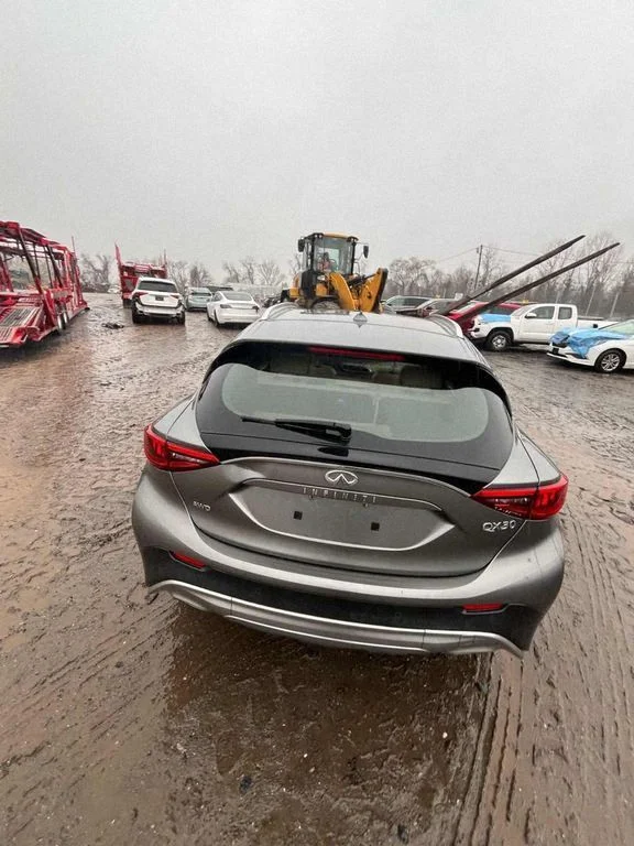 Infiniti QX30