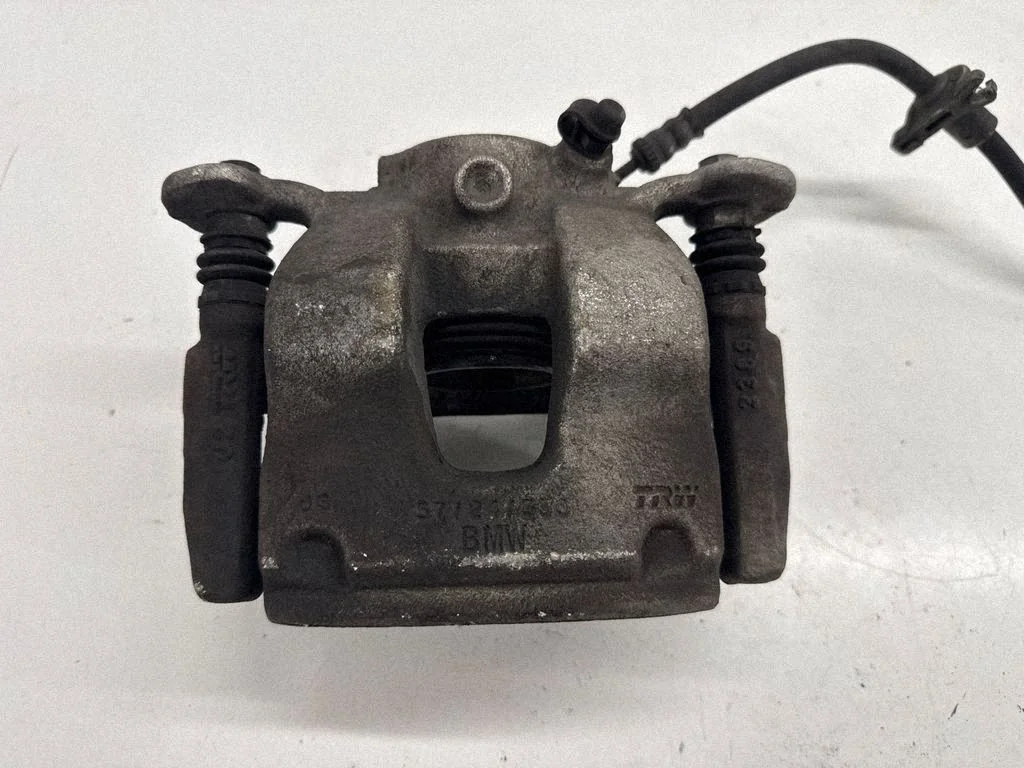 Front brake caliper 6860267