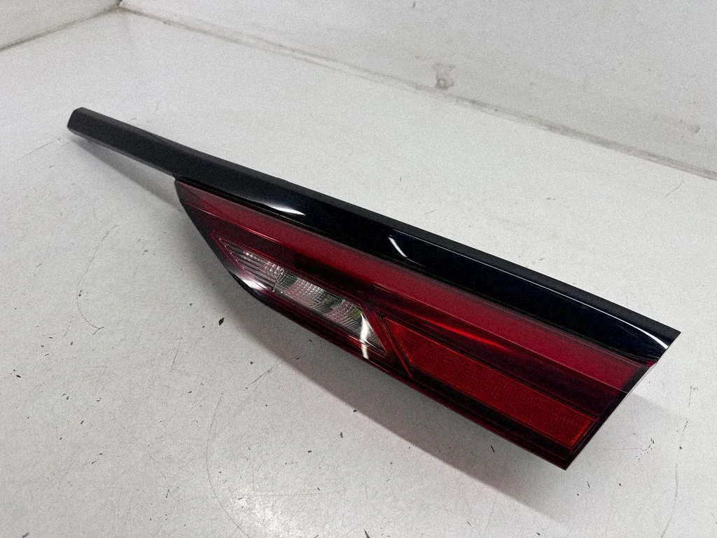 Lampa tylna w klapie 7465472