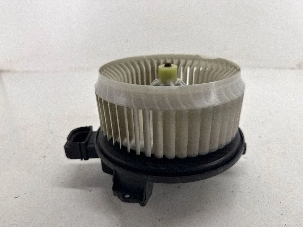 Krāsniņas ventilators/pūtējs AY2727006220