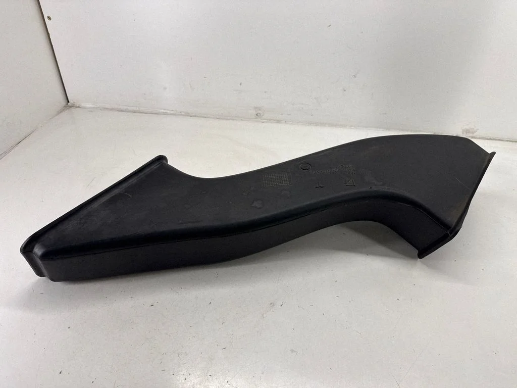 Cabin air duct channel 104621200C