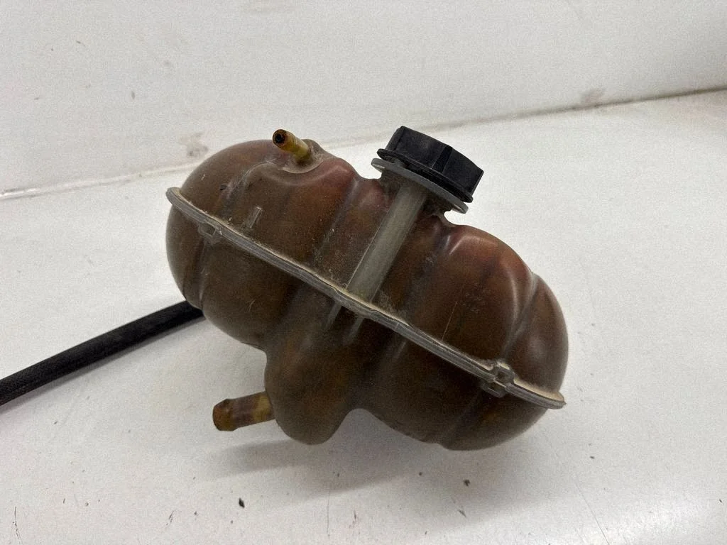 Coolant expansion tank/reservoir FR338A080AC