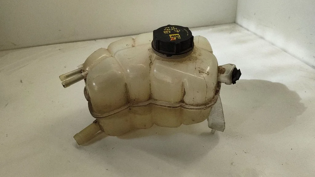 Coolant expansion tank/reservoir F2G38A080AE