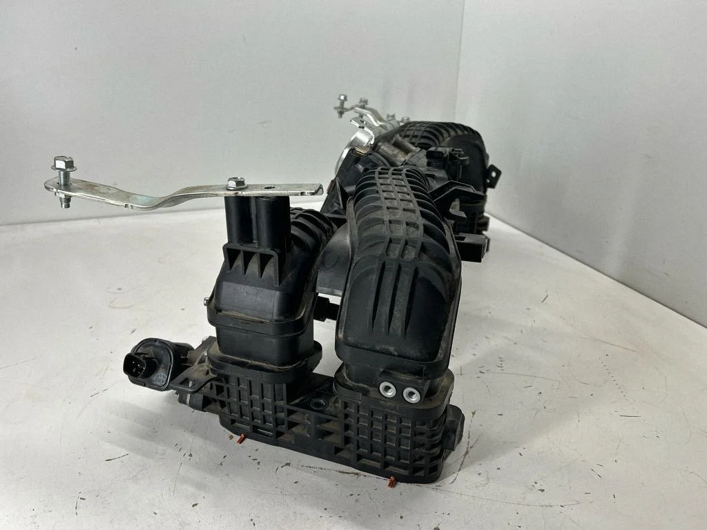 Sisselaskekollektor – Subaru Outback (BT) (2019-)