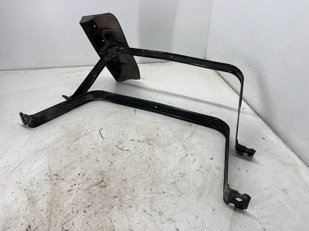 Fuel tank mounting bracket – Audi RS Q3 (2019-)