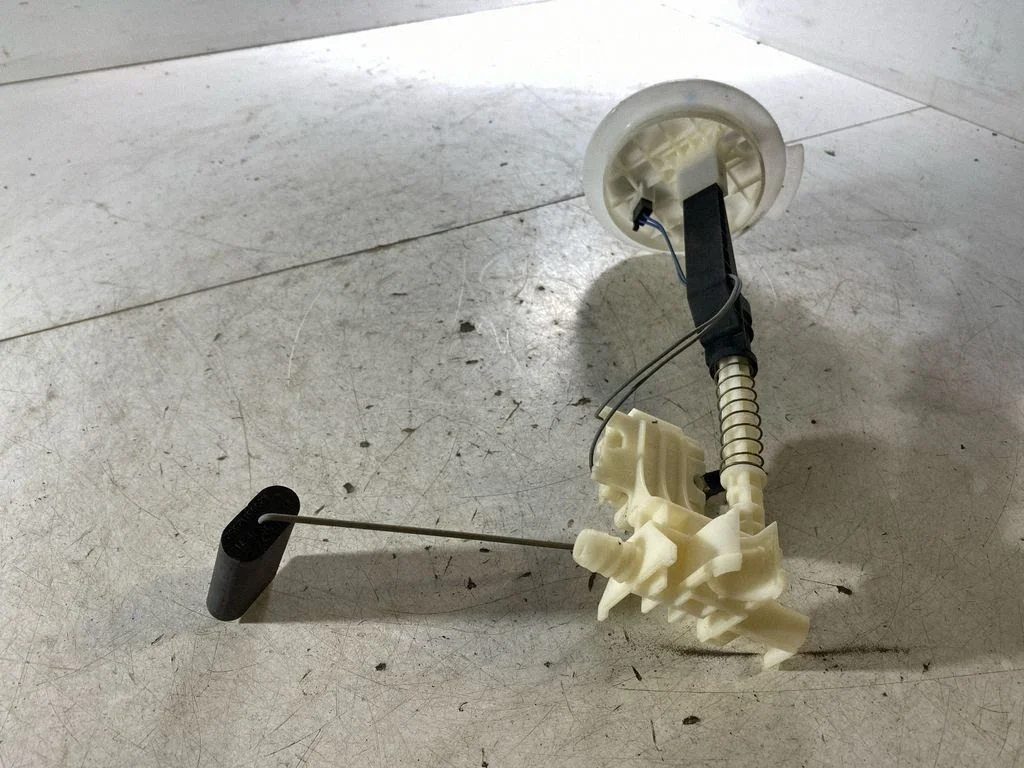 Fuel level sensor 68140317AC