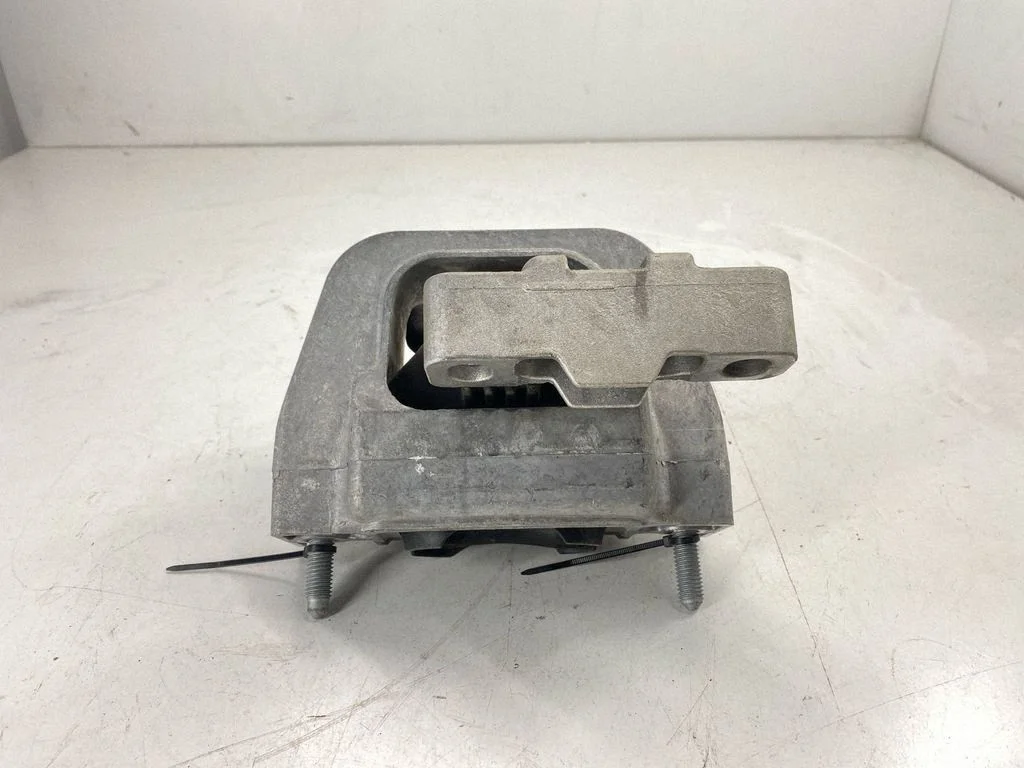 Engine mount bracket 5Q0199262BK