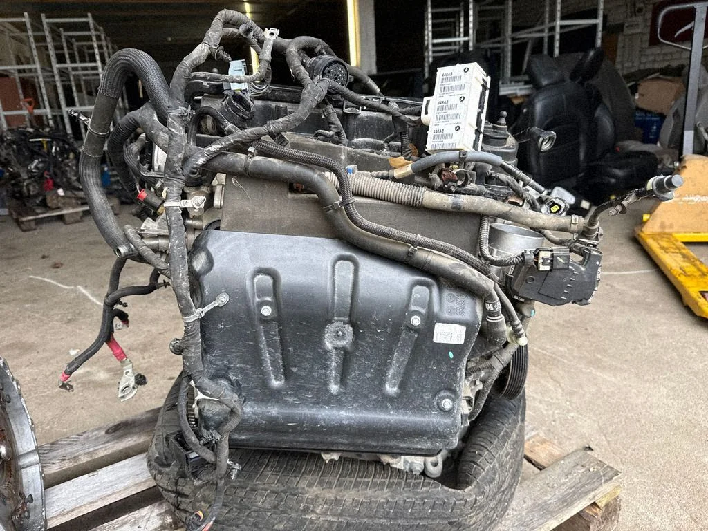 Engine P05048435AB