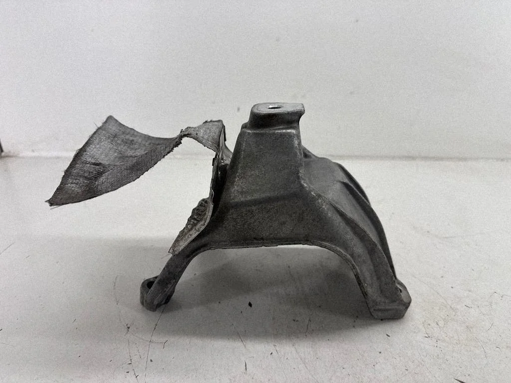 Engine mounting bracket 8K01993080H