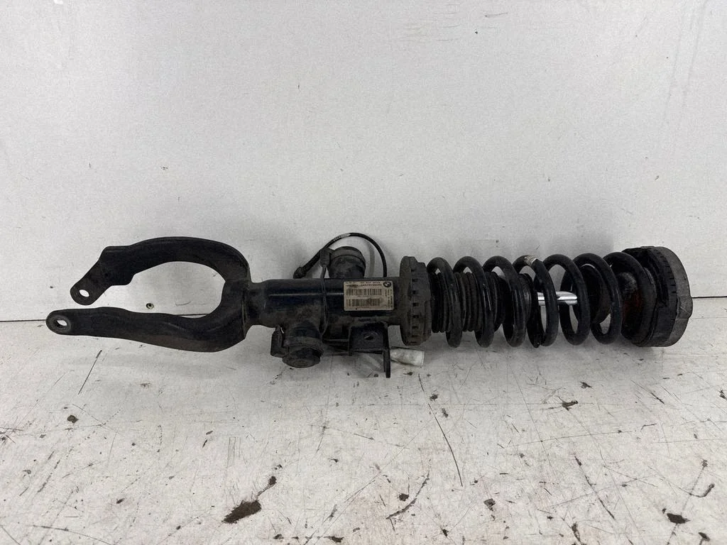 Front shock absorber/damper 6796939