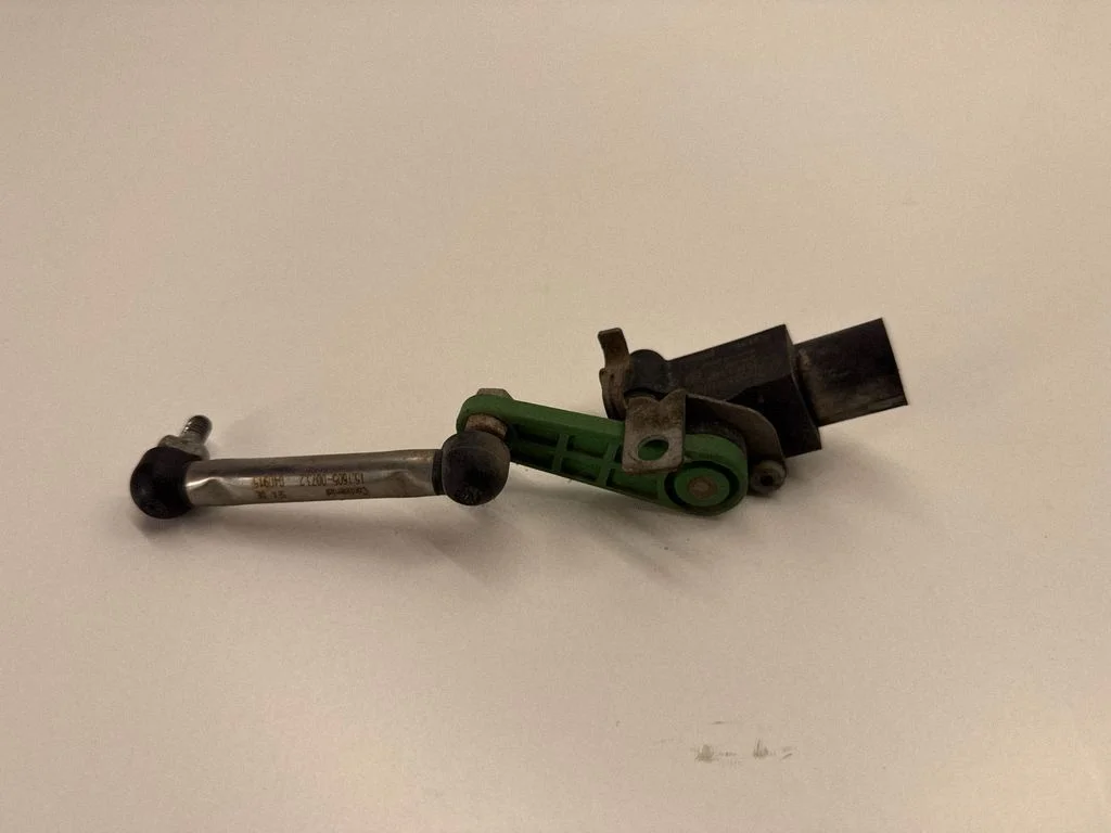 Headlight/headlamp level sensor 7P0616213