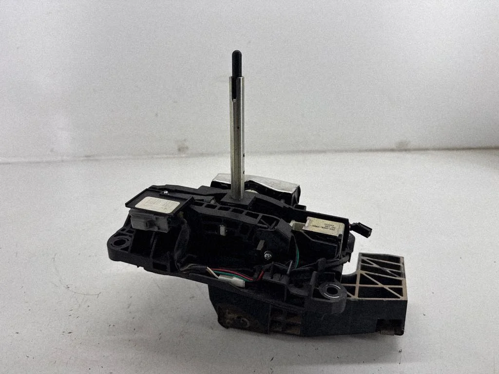 Gear selector mechanism FR3Z7D443AA