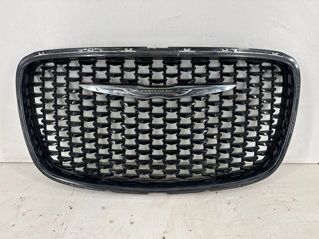 Front bumper upper radiator grill 5SW18DX8AD
