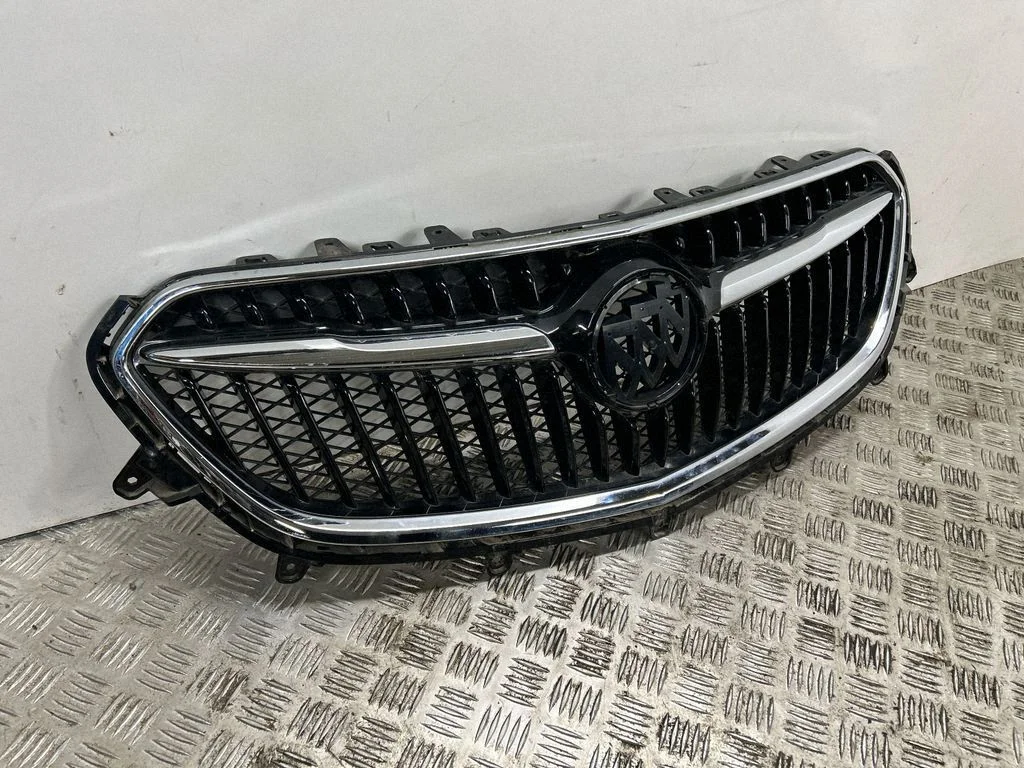 Esistange ülemine radiaatorivõre 42698090 – Buick Encore GX I (2019-)