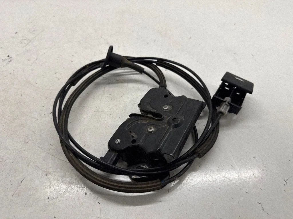 Engine bonnet/hood lock/catch 68237158AB