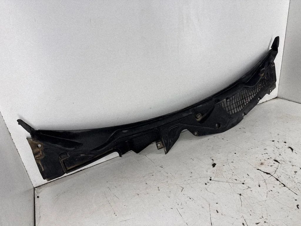 Wiper trim FR3B63018A15AHW
