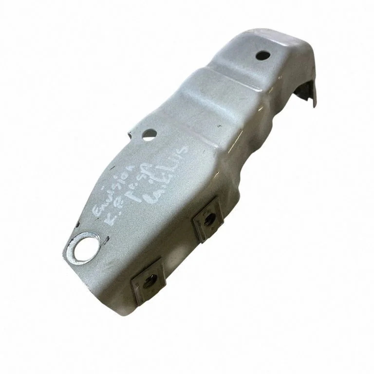 Fender mounting bracket 84751339
