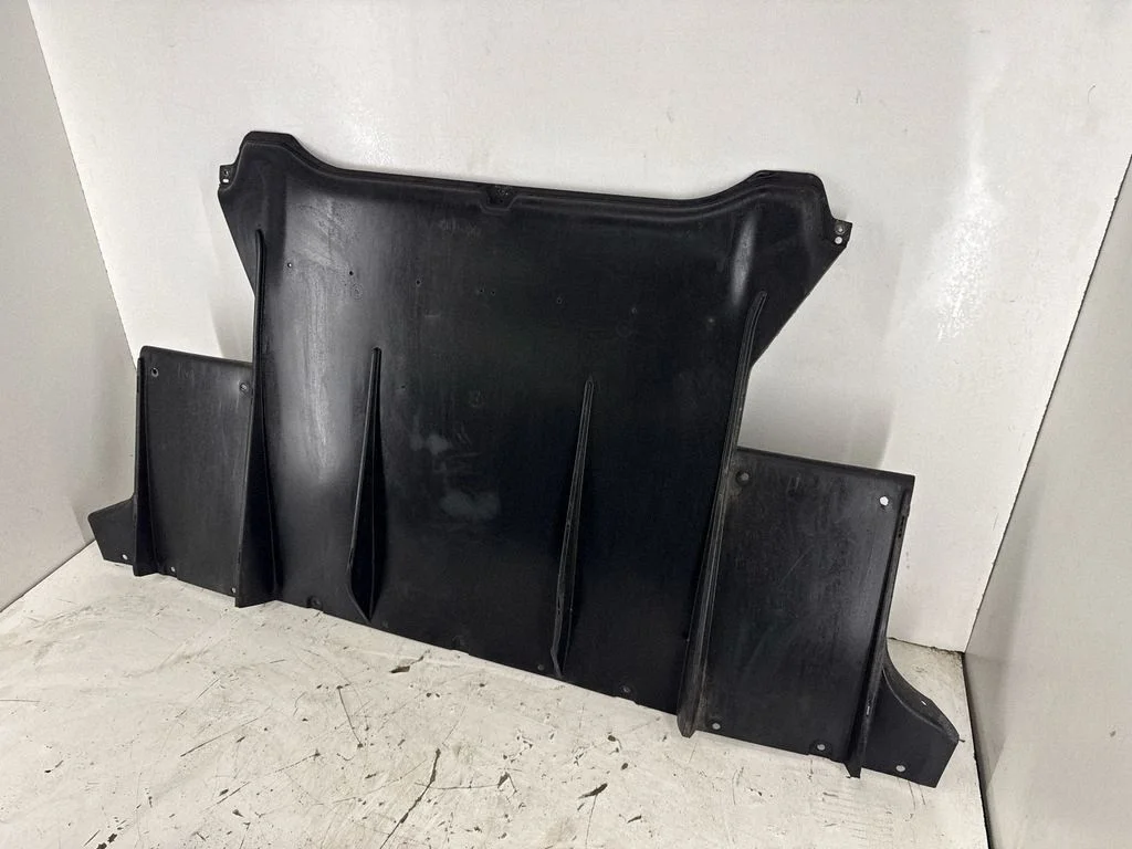 Center/middle under tray cover 103549900D