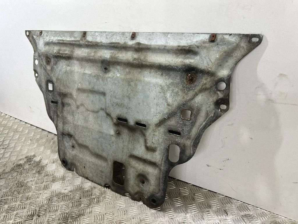 Mootori põhjakaitse LX6Z5D032B