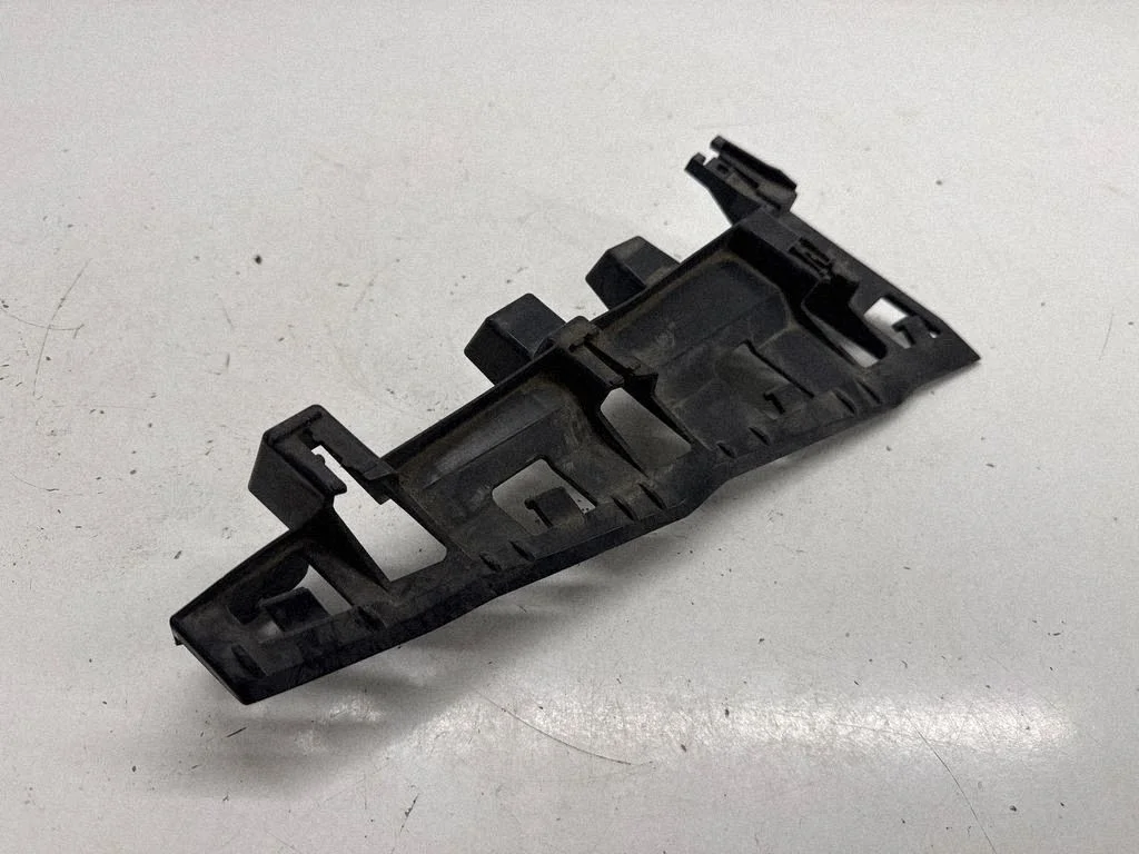 Aizmugurējā bufera turētājs 84035465