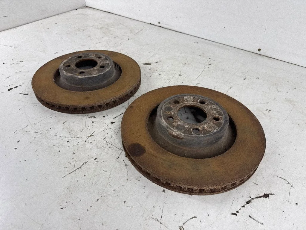 Front brake disc KR3Z1125J