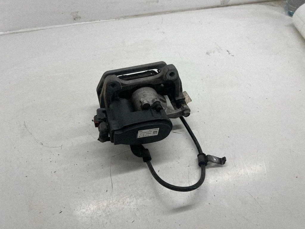 Aizmugurējais bremžu suports 104462300H