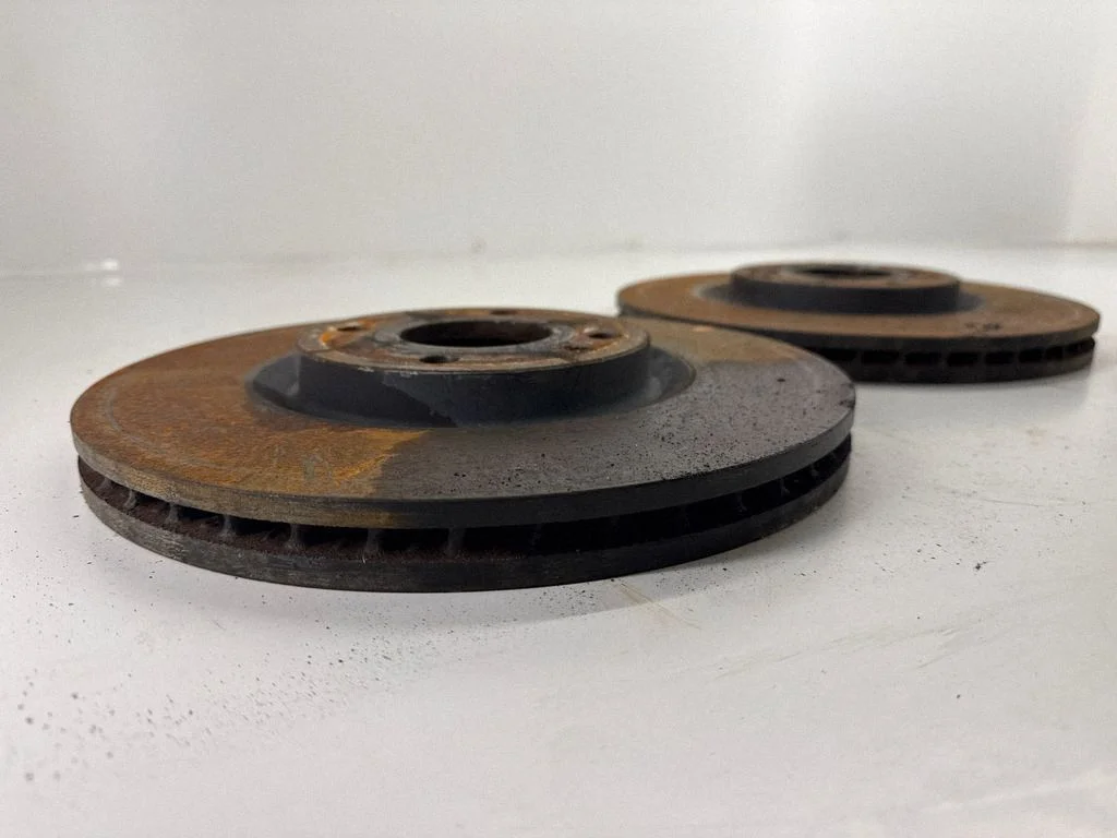 Tarcza hamulcowa przednia GN1Z1125C