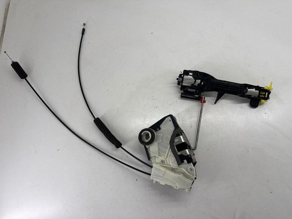Front door lock 61032AL00B