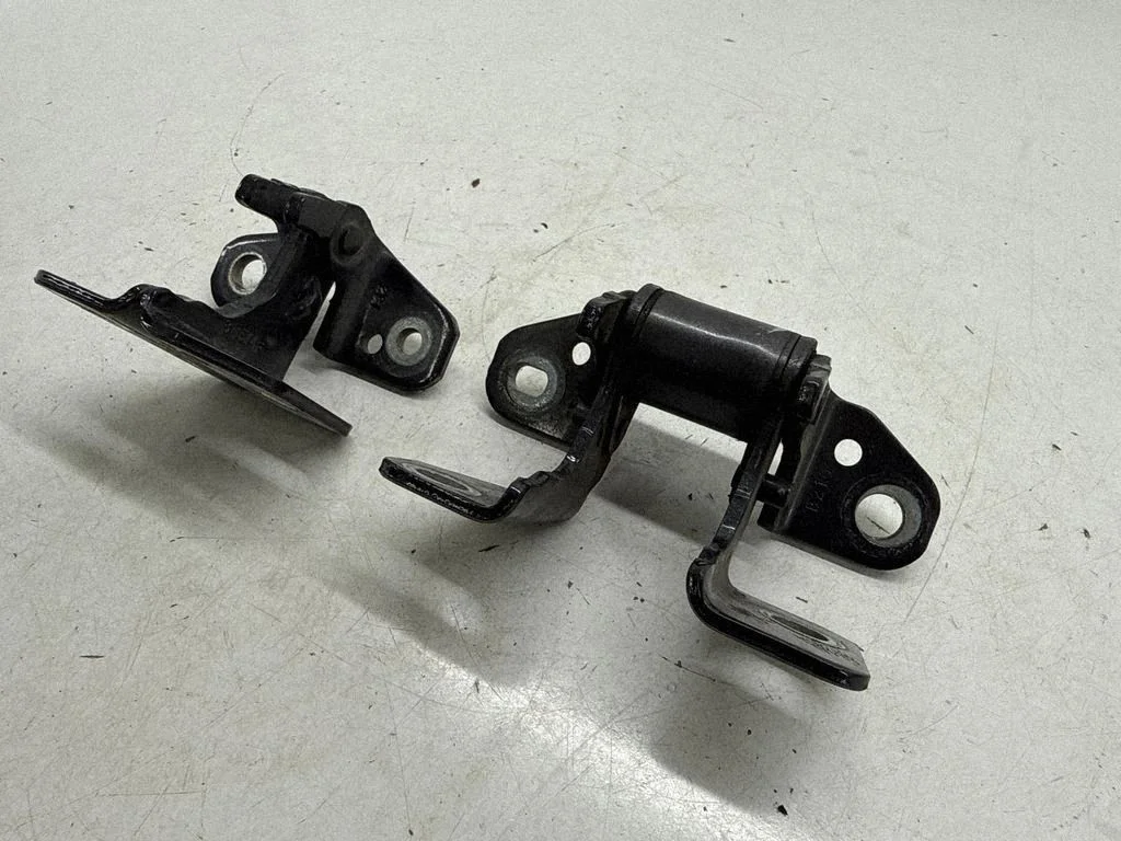 Rear door hinge set 55113664AI