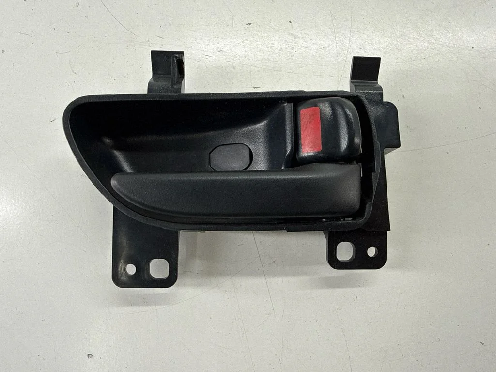 Rear door interior handle 61051AL02BVH