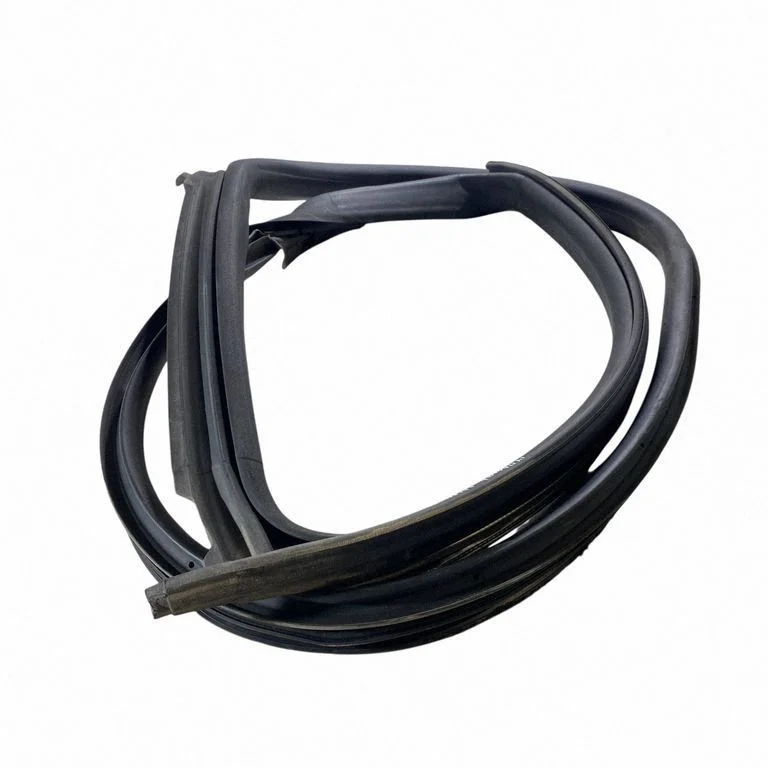 Rear door rubber seal (on body) 670030424