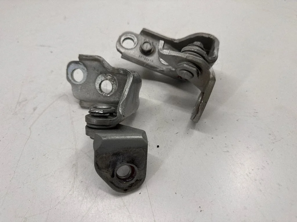 Front door hinges set FR3Z6322810B