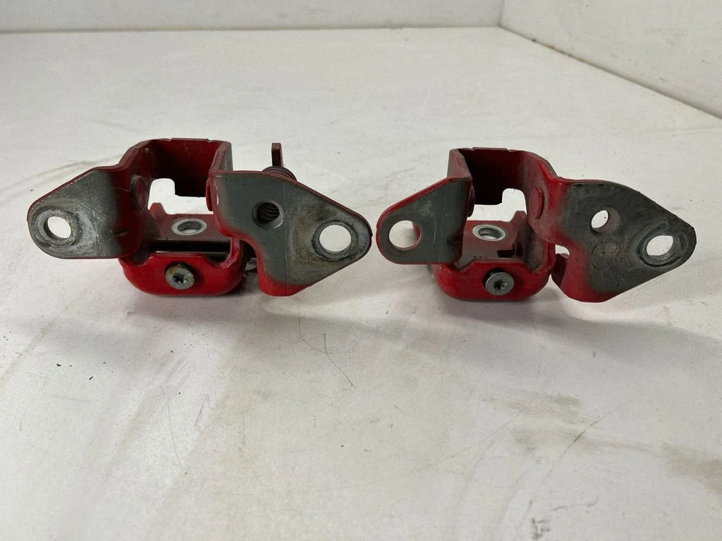 Front door hinges set 68024106AF