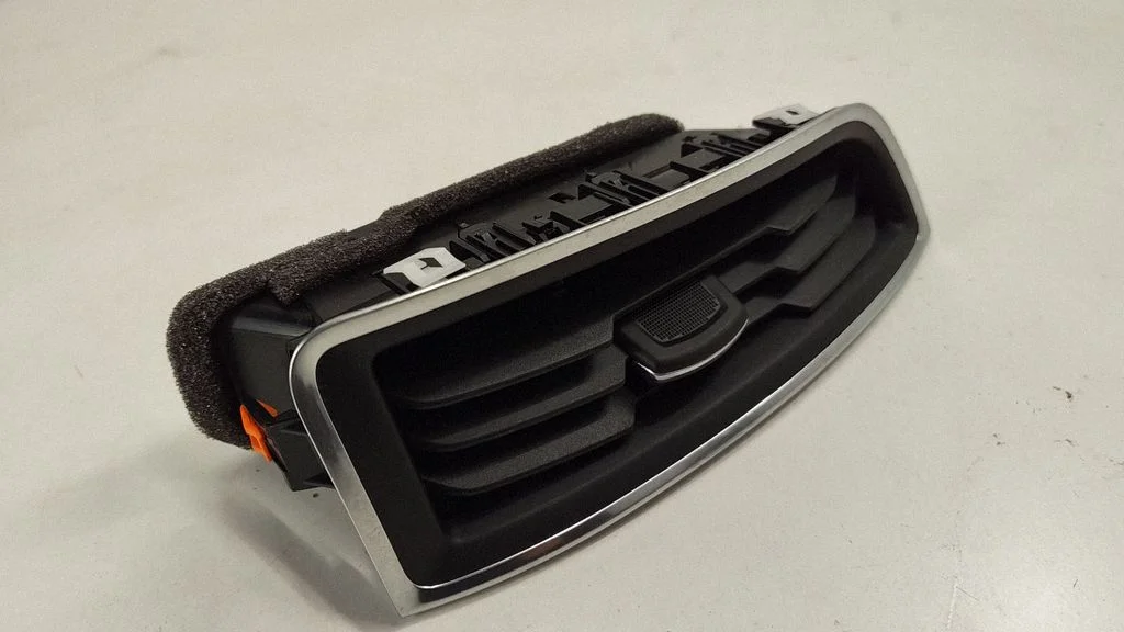 Dash center air vent grill – Ford Edge II (2015-)