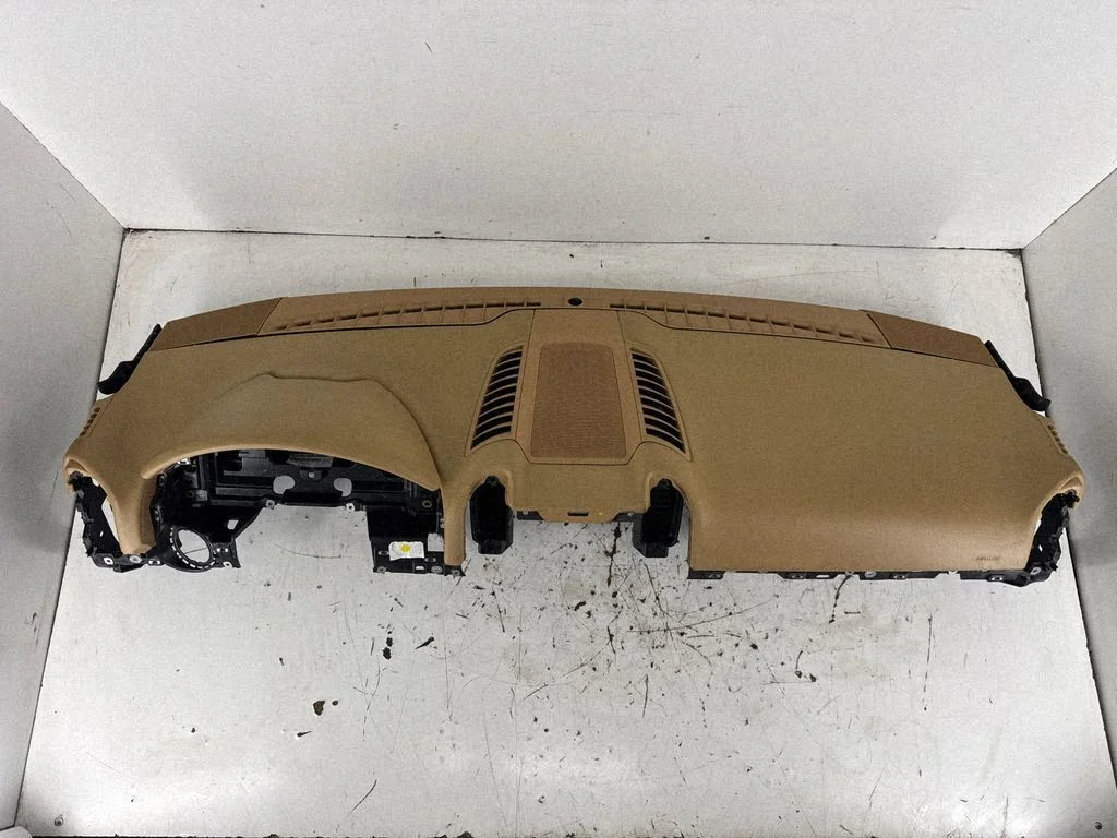 Dashboard 7P5857003