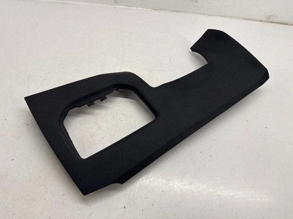 Dashboard lower bottom trim panel 6823174