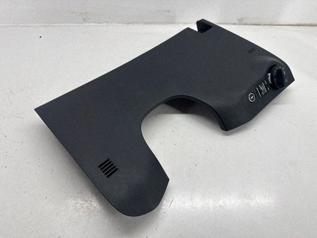 Dashboard lower bottom trim panel 1JN63DX9AE
