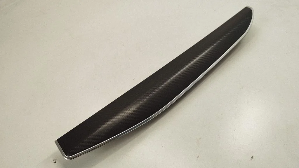 Dashboard glove box trim EM2BR044D84BD