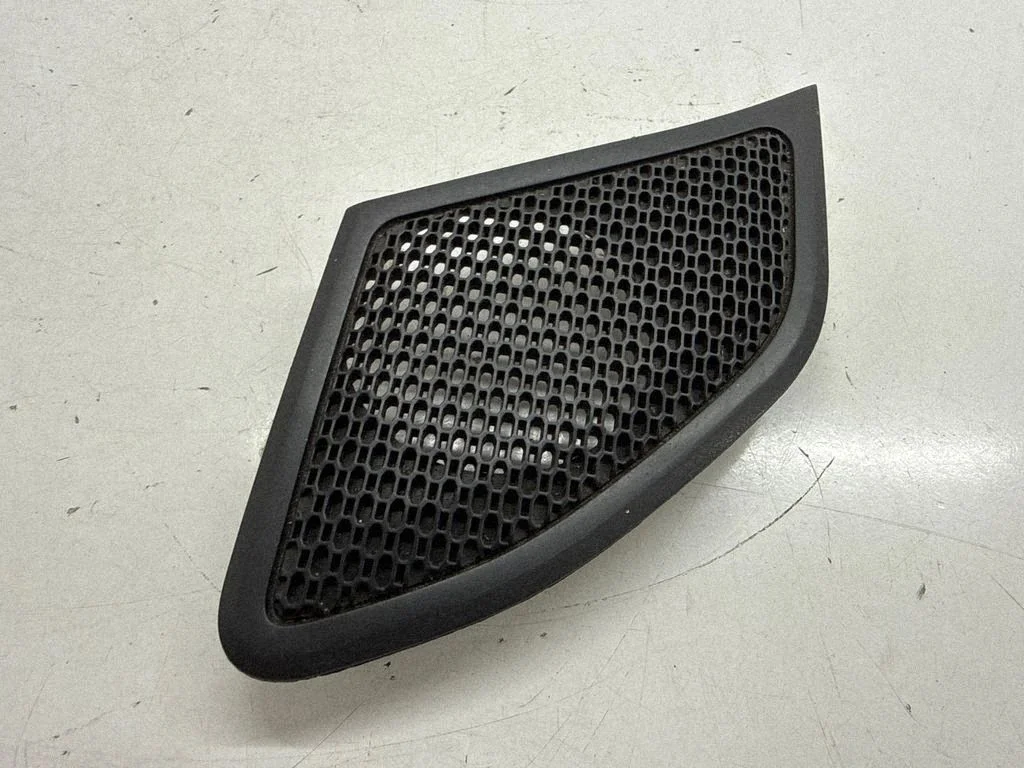 Side speaker trim/cover 5YN70TX7AC