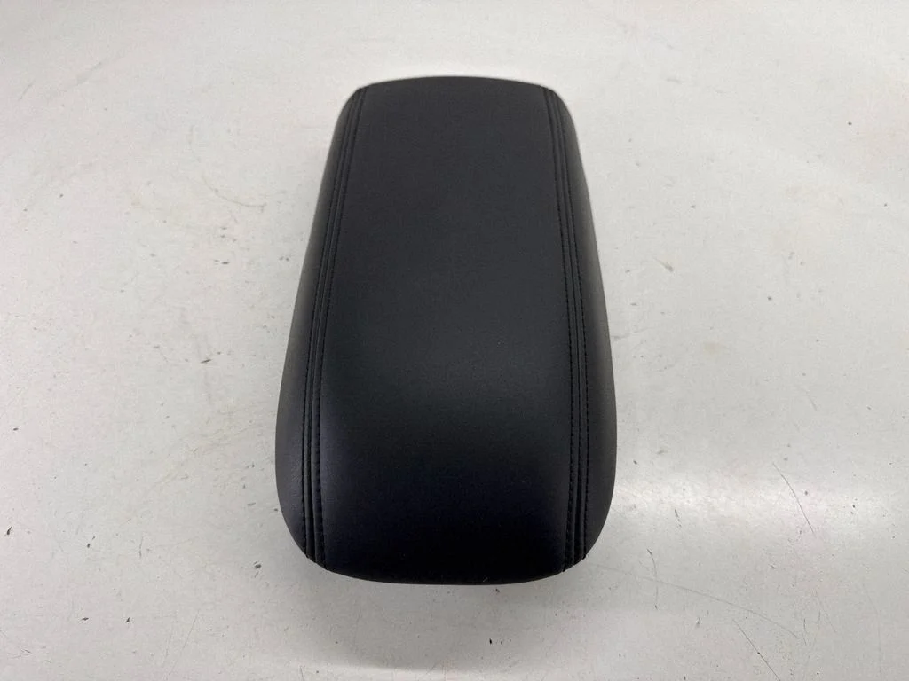 Armrest LJ6BS047A60A