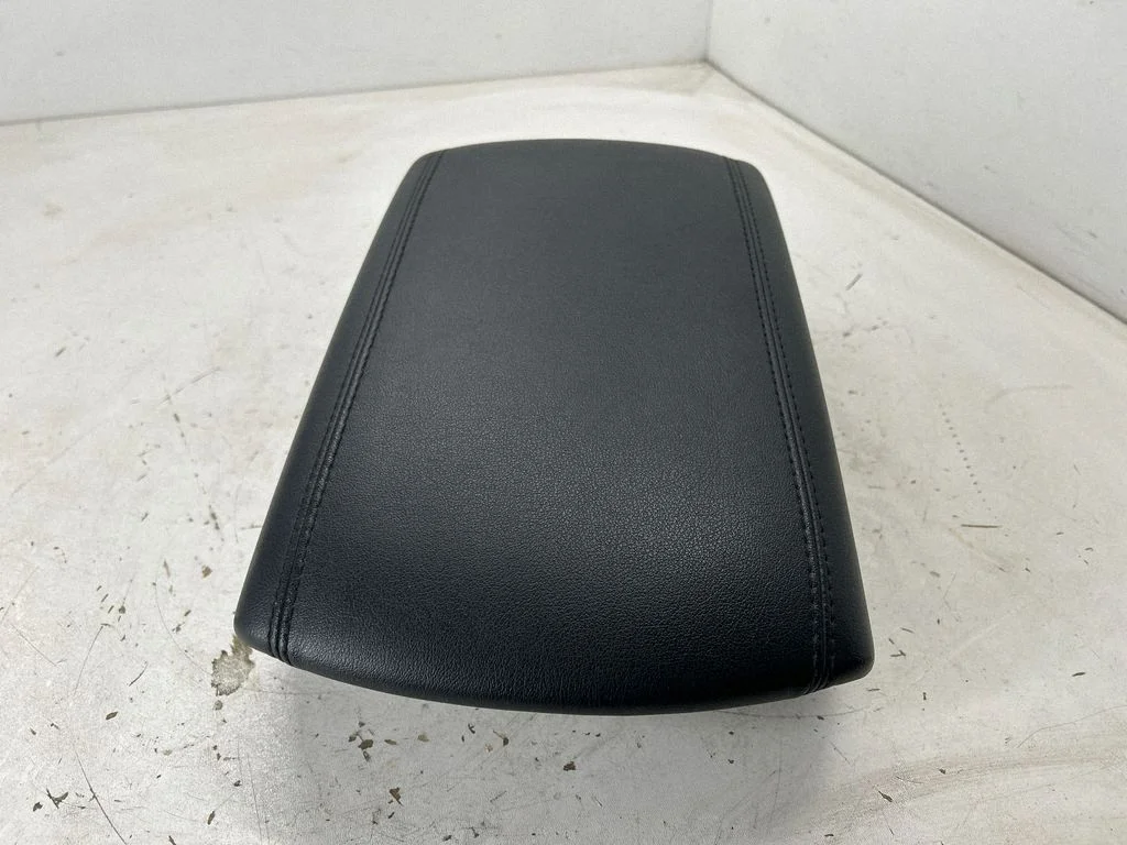 Armrest LT4Z5806024AC