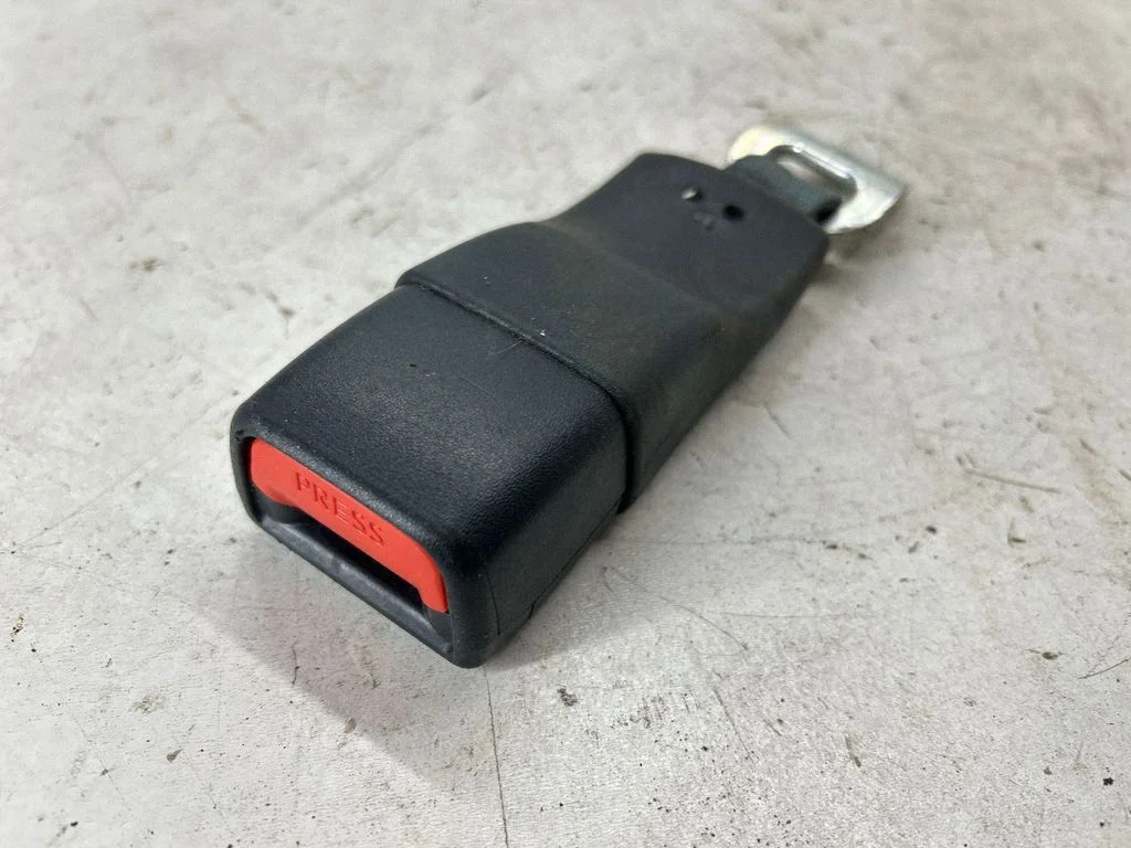 Rear seatbelt buckle 64670SJ031VH