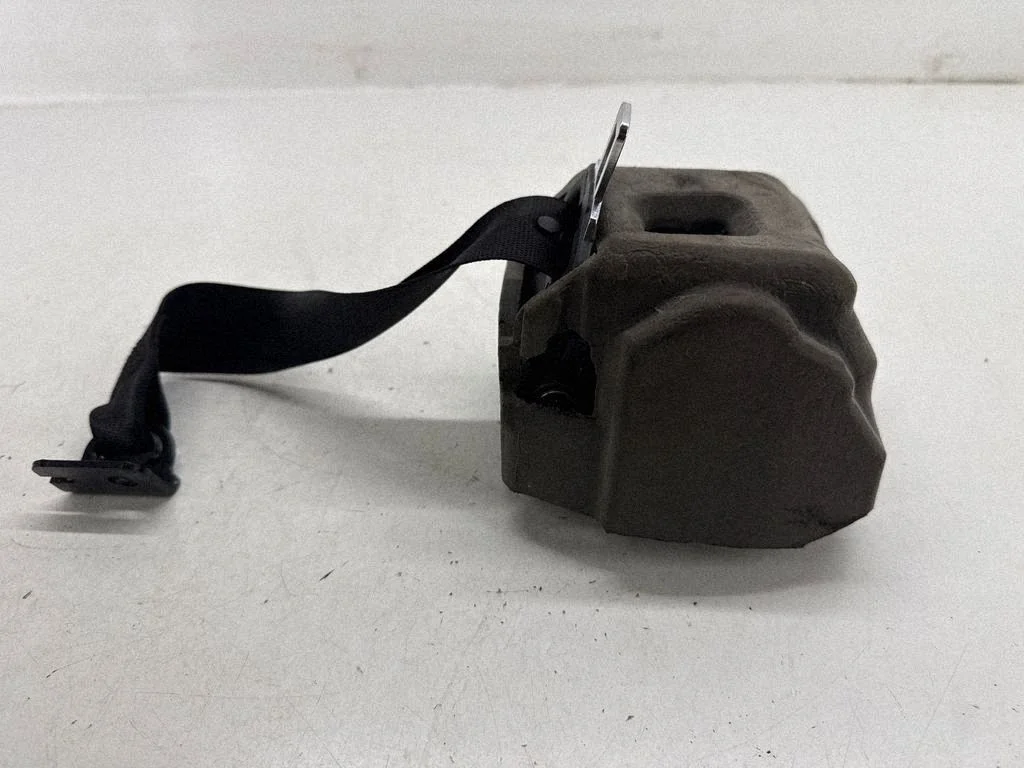 Rear seatbelt 7488772