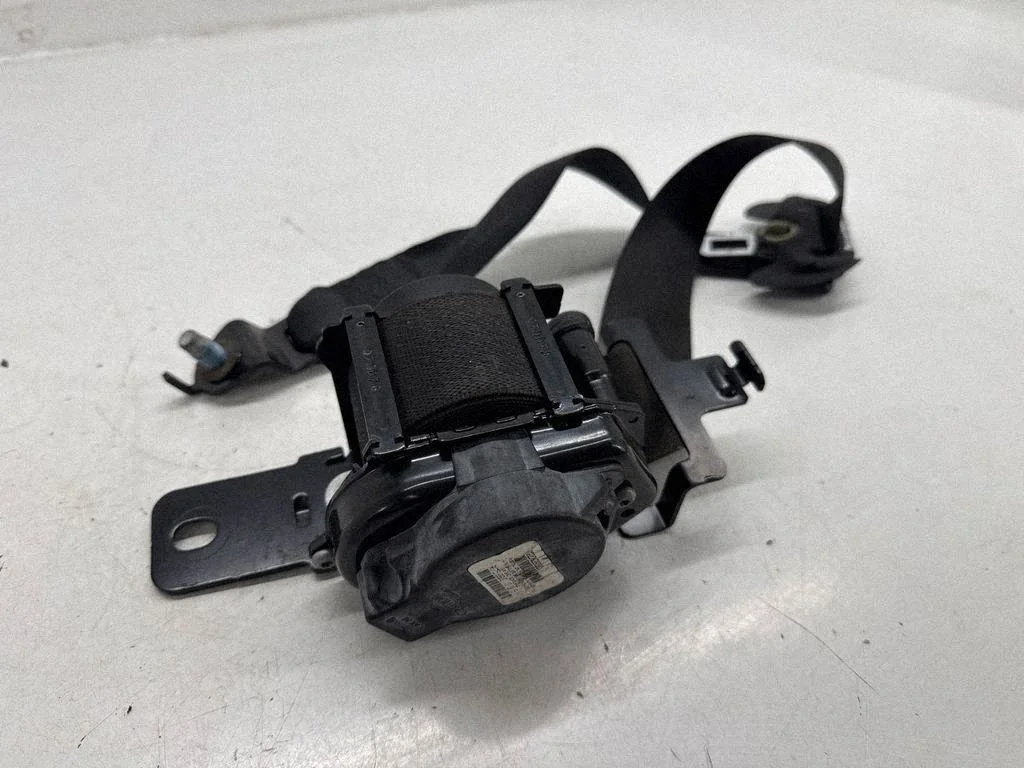 Front seatbelt P1HZ05DX9AG
