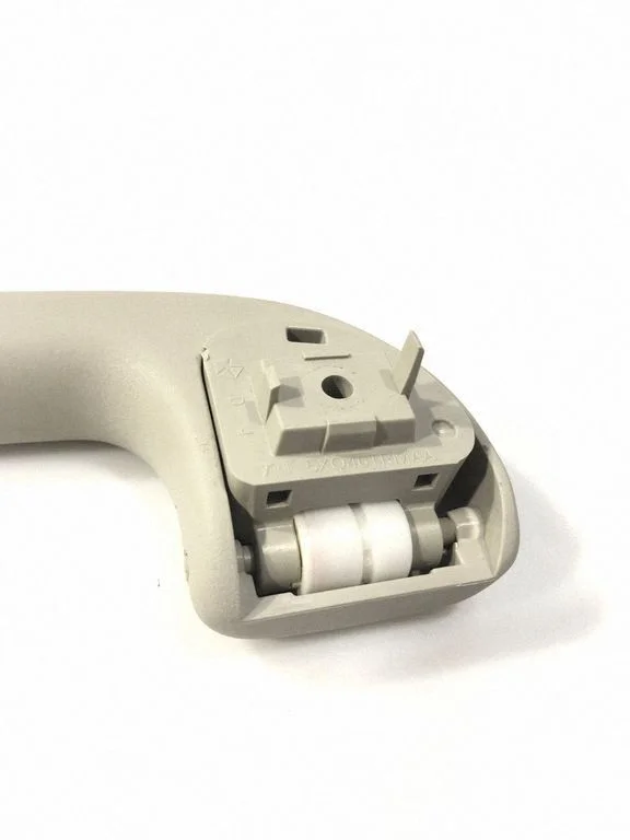 Rear interior roof grab handle 5XQ46TRMXA